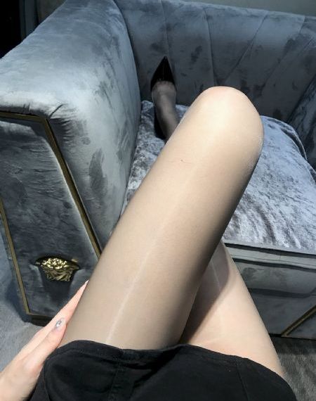 欧美吻美女美足图片_HD高清视频播放